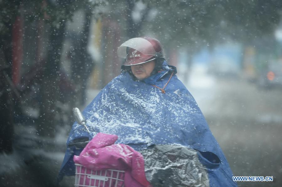 В провинции Цзянси объявлен первый в этом году "синий" уровень предупреждения об опасности сильных снегопадов (3)