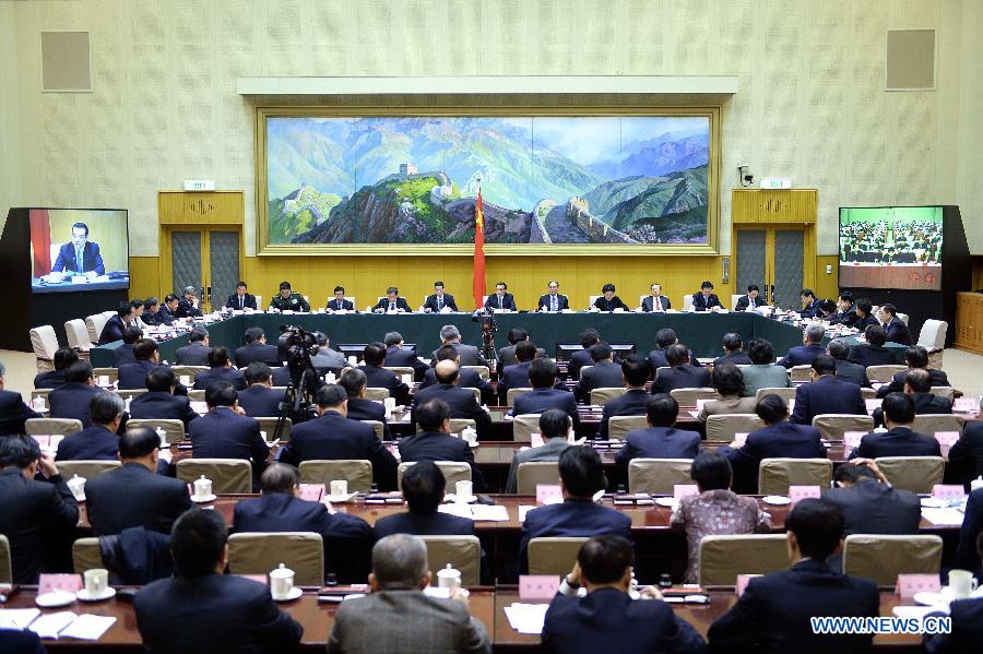 Премьер Госсовета КНР Ли Кэцян призвал к непоколебимой борьбе с коррупцией (2)
