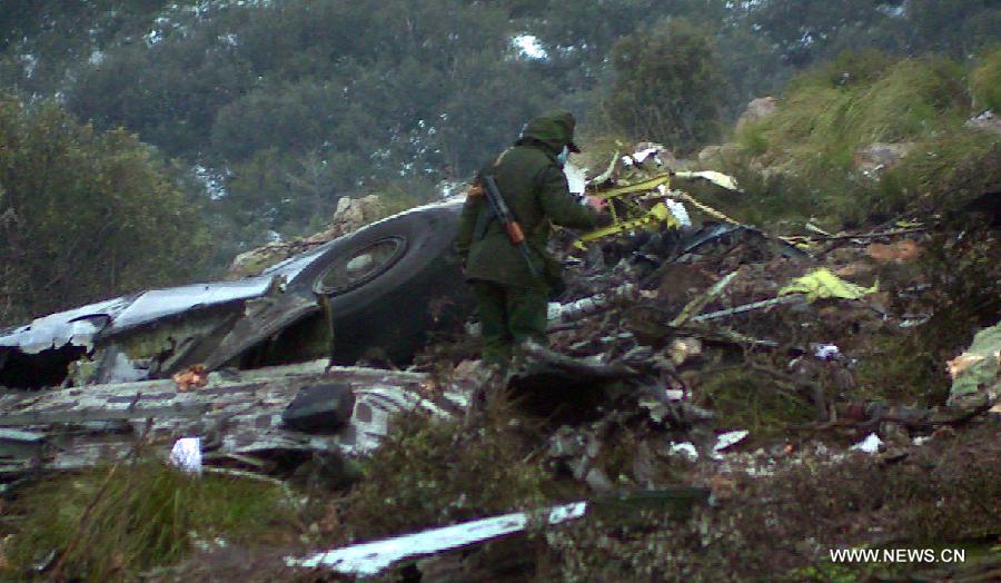 Среди погибших в результате крушения военного самолета в Алжире были 73 военнослужащих (2)