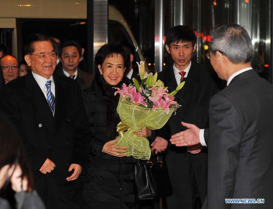 Лянь Чжань во главе делегации представителей различных кругов Тайваня прибыл в Пекин с визитом