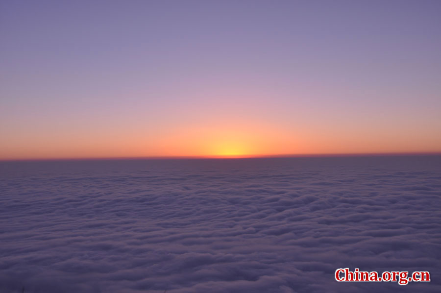 Восход солнца в горах Эмей провинции Сычуань