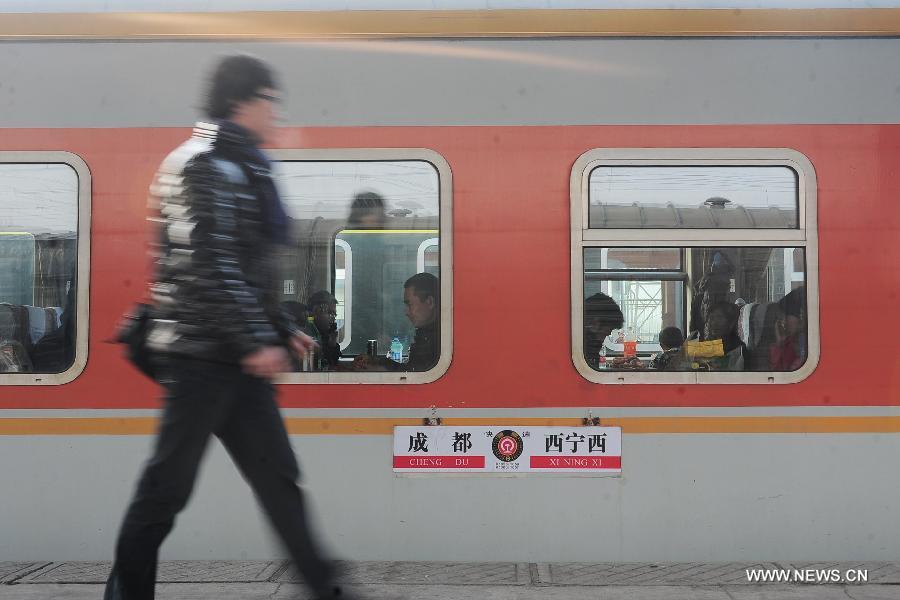 В Китае завершился 40-дневный особый режим работы транспорта в связи с праздником Весны (11)
