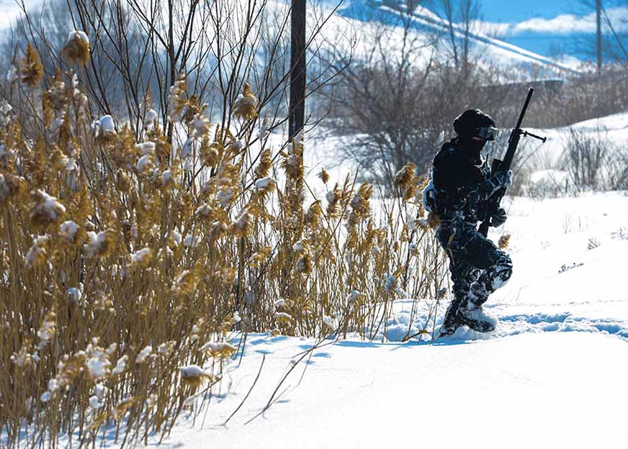 Элита спецназа Синьцзяна тренируется на снегу (2)