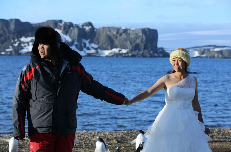 Свадьба китайских молодоженов на Южном полюсе