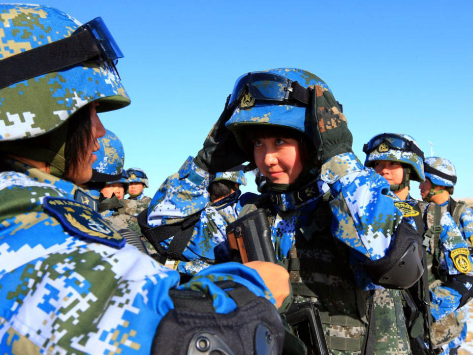 Женский пехотный отряд ВМФ НОАК тренировался в северной холодной части Китая (5)
