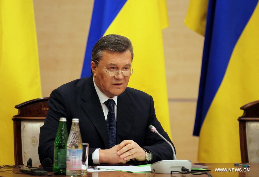 В. Янукович заявил о готовности продолжить борьбу за Украину (7)