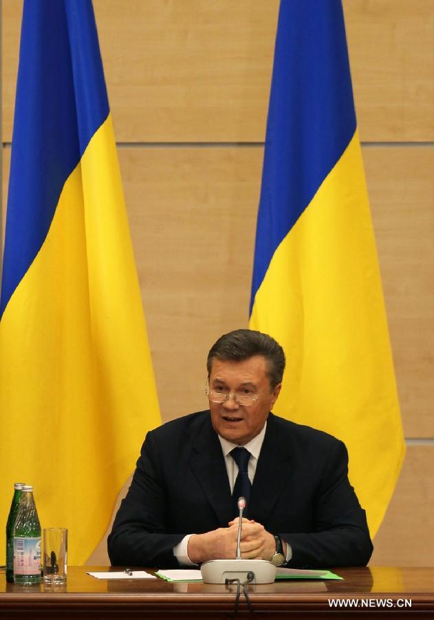 В. Янукович заявил о готовности продолжить борьбу за Украину (6)