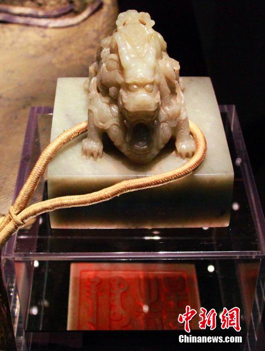 Выставка духовного наследия пекинского «Гугуна» открылась в Канаде (4)