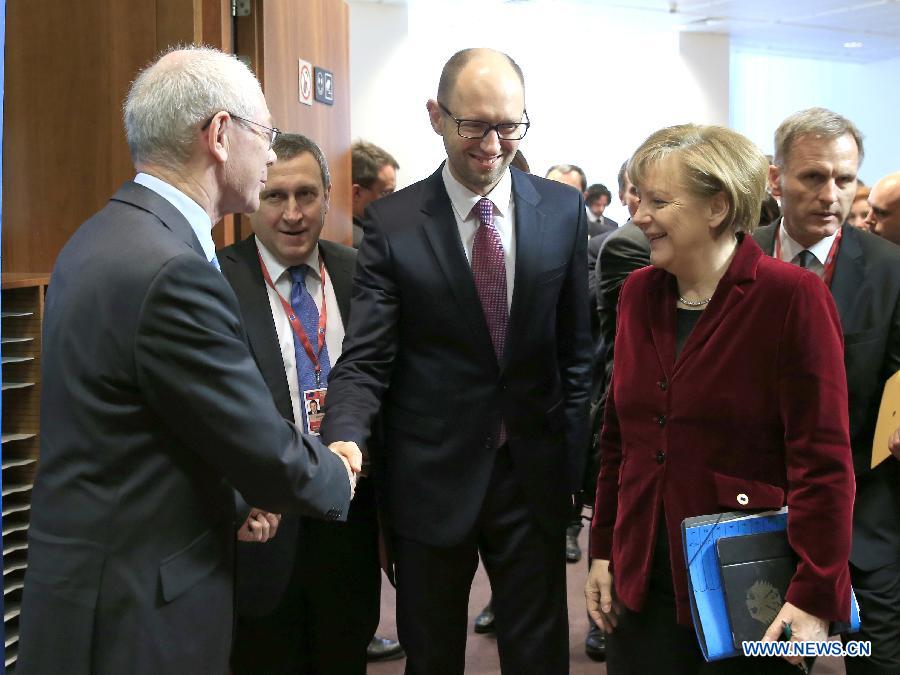 Мирное урегулирование кризиса в Украине путем диалога остается оптимальным выбором для ЕС -- лидеры ЕС