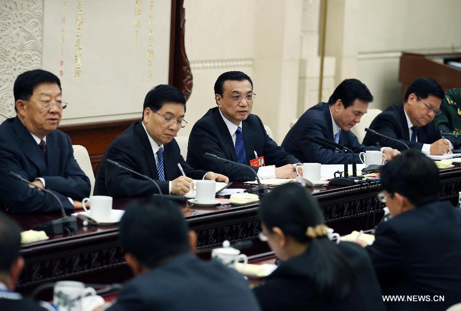 Ли Кэцян подчеркнул необходимость непрерывно повышать уровень жизни народа