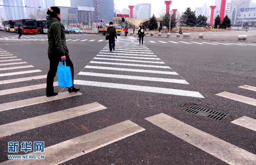 В Китае появился пешеходный переход в форме «Х» (2)