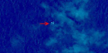 Китайский спутник обнаружил подозрительные плавающие предметы в зоне вероятного крушения малазийского самолета   (3)