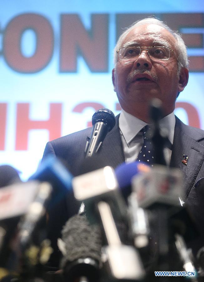 Окончательное время связи самолета MH370 со спутником: 8 марта в 08:11 по местному времени -- глава малайзийского правительства (2)