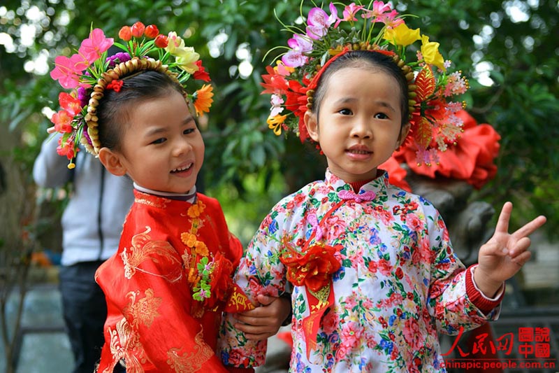 Весенний сад на голове - прически женщин из Сюньбу (2)