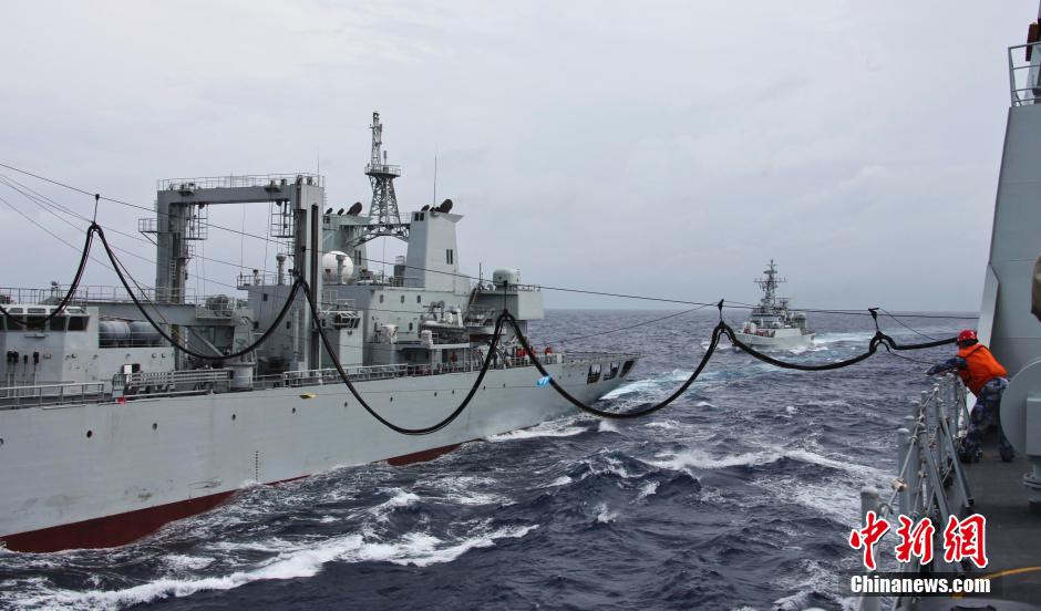 Корабль «Озеро тысячи остров» ВМФ Китая прибыл в поисковую морскую акваторию для исполнения миссии снабжения (7)