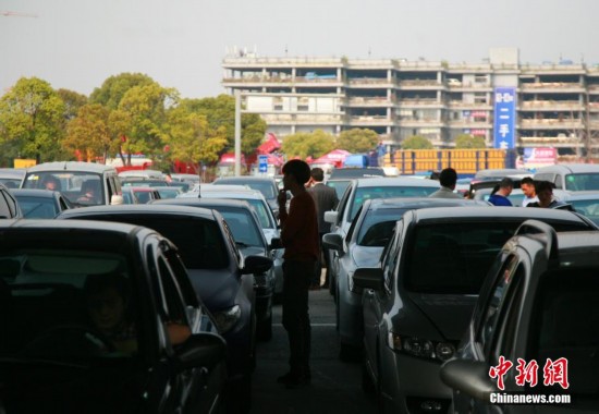 В Ханчжоу введены ограничения на покупку автомобилей (4)