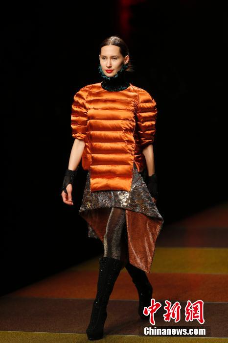 «Дворцовый стиль» стал популярным на Китайской международной неделе моды (6)