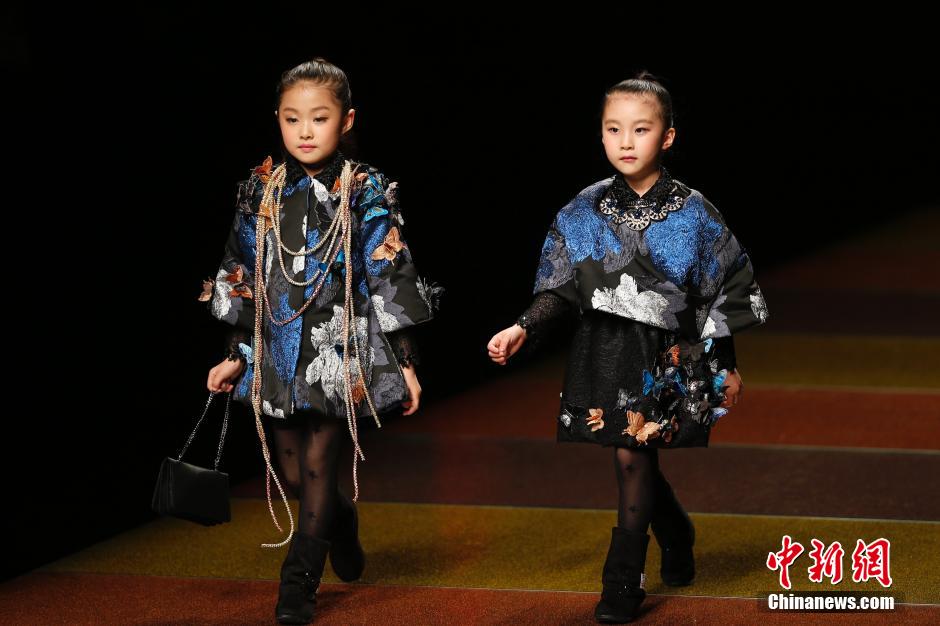 «Дворцовый стиль» стал популярным на Китайской международной неделе моды (12)