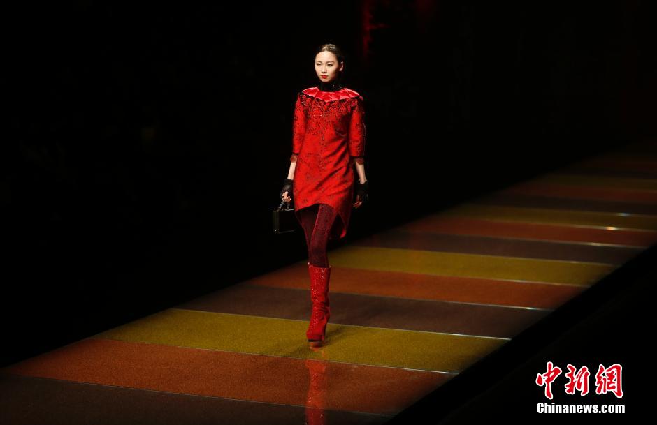 «Дворцовый стиль» стал популярным на Китайской международной неделе моды (10)