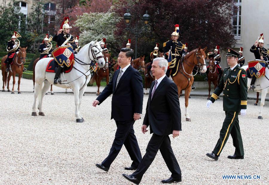 Си Цзиньпин встретился с председателем Национального собрания Франции (2)