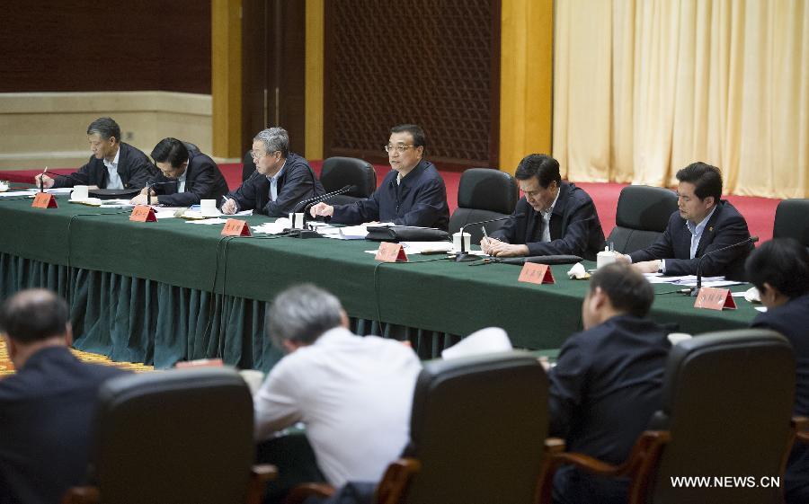 Китайский премьер подчеркнул значимость реформ для стабилизации экономики