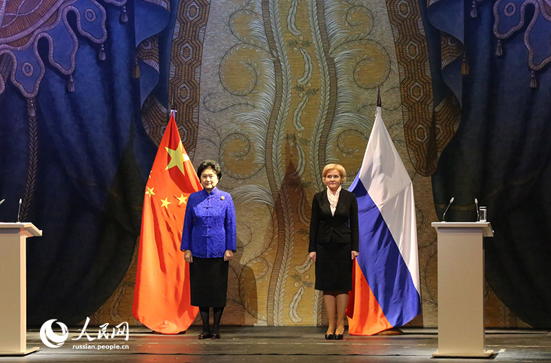 Заместитель премьера-министра КНР Лю Яньдун и заместитель премьера-министра РФ Голодец присутствовали на церемонии открытия Года дружественных молодежных обменов.