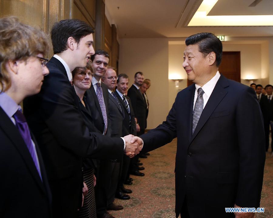 Си Цзиньпин провел беседу с немецкими китаистами, преподавателями китайского языка и изучающими китайский язык студентами