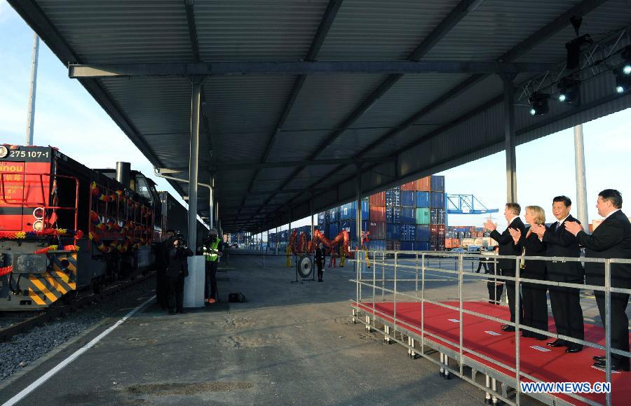 Председатель КНР Си Цзиньпин осмотрел порт Дуйсбург в Германии (2)