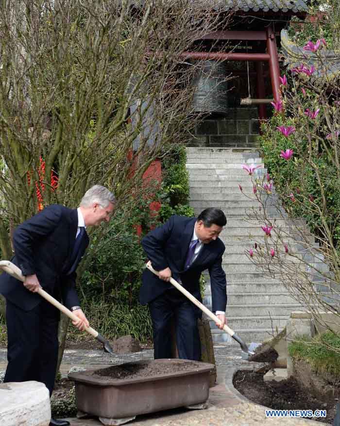 Си Цзиньпин и король Бельгии Филипп посетили церемонию открытия вольера для панд (4)