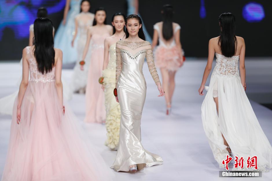 Гэн Сюань стала победительницей китайского конкурса супер-моделей