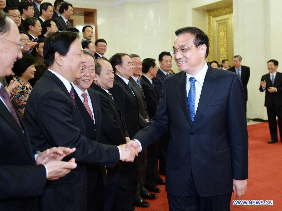 Ли Кэцян призвал правительственные органы открыть дорогу для рынка