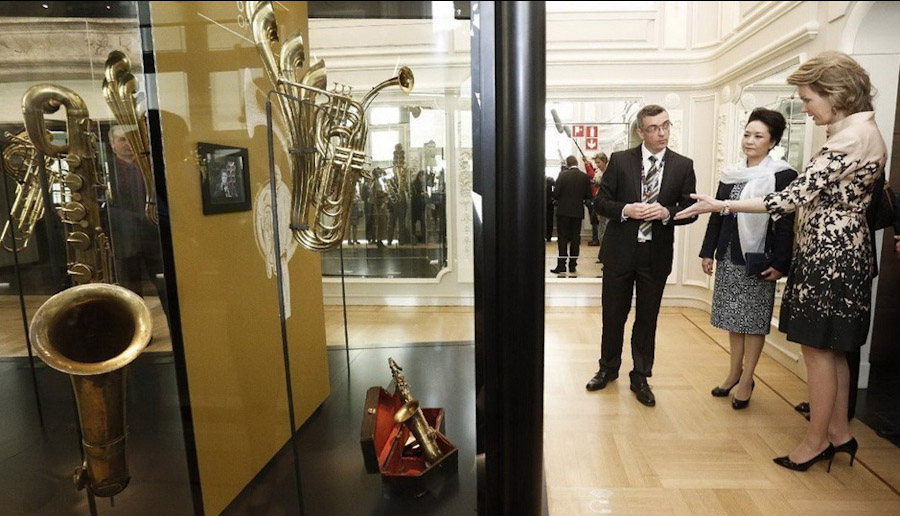 Пэн Лиюань посетила Музей музыкальных инструментов в Бельгии (3)