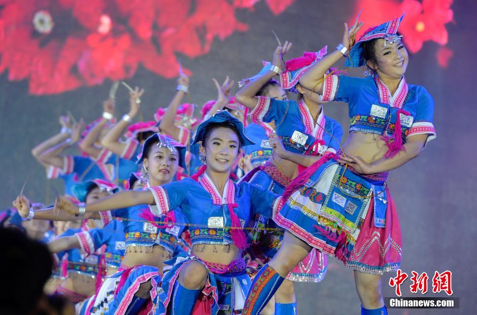 Народы Гуанси весело встречают Фестиваль песен
