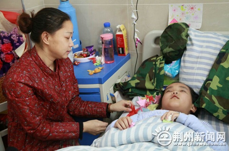 Смертельно больной мальчик из провинции Хубэй пожертвовал почку, чтобы спасти мать (17)