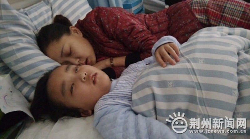 Смертельно больной мальчик из провинции Хубэй пожертвовал почку, чтобы спасти мать (6)