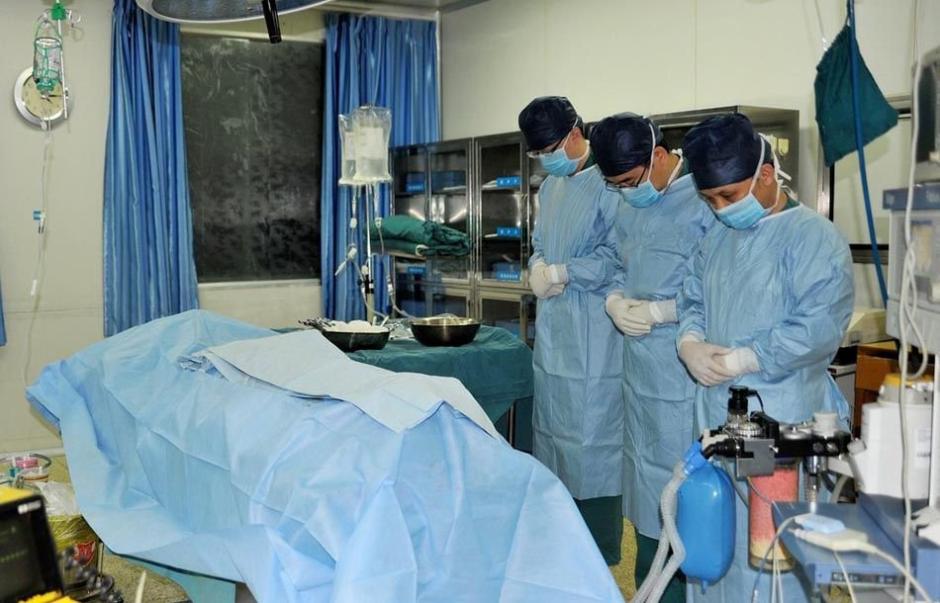 Смертельно больной мальчик из провинции Хубэй пожертвовал почку, чтобы спасти мать (7)