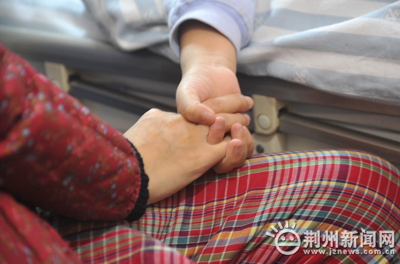 Смертельно больной мальчик из провинции Хубэй пожертвовал почку, чтобы спасти мать (5)