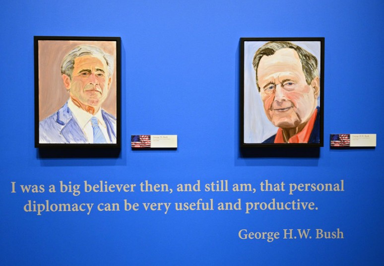 Джордж Буш-младший показал написанные им портреты мировых лидеров (6)
