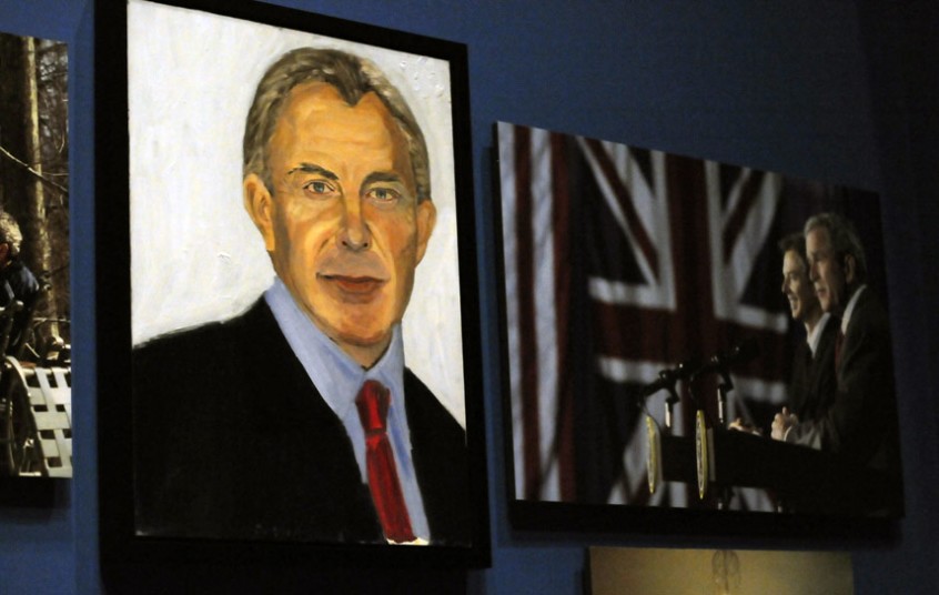 Джордж Буш-младший показал написанные им портреты мировых лидеров