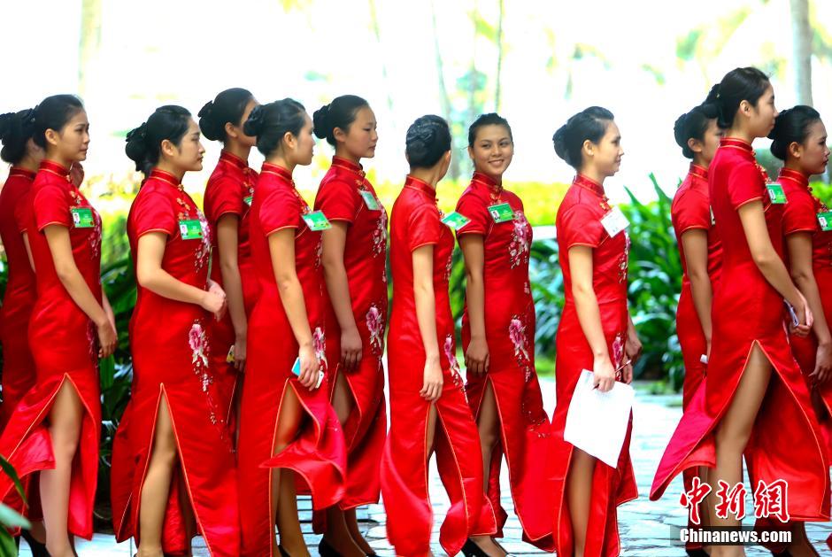Девушки для церемоний на Боаоском форуме уже готовы (5)