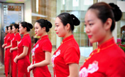 Девушки для церемоний на Боаоском форуме уже готовы