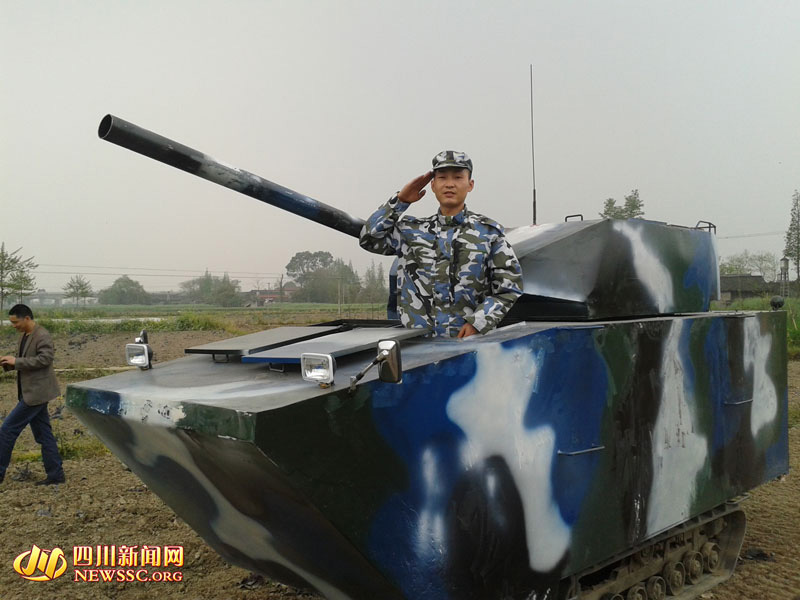 Отец сделал для сына «игрушечный танк» стоимостью 40 тысяч юаней