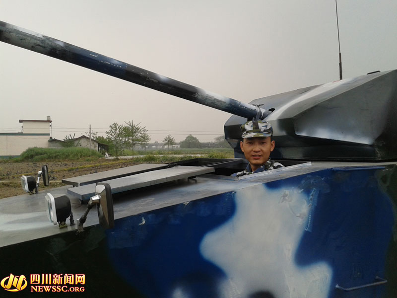 Отец сделал для сына «игрушечный танк» стоимостью 40 тысяч юаней (7)