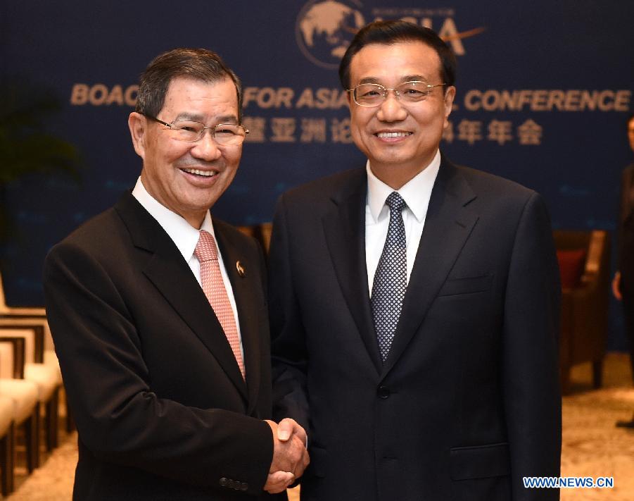 Ли Кэцян встретился с бизнесменами - участниками Боаоского Азиатского форума (3)