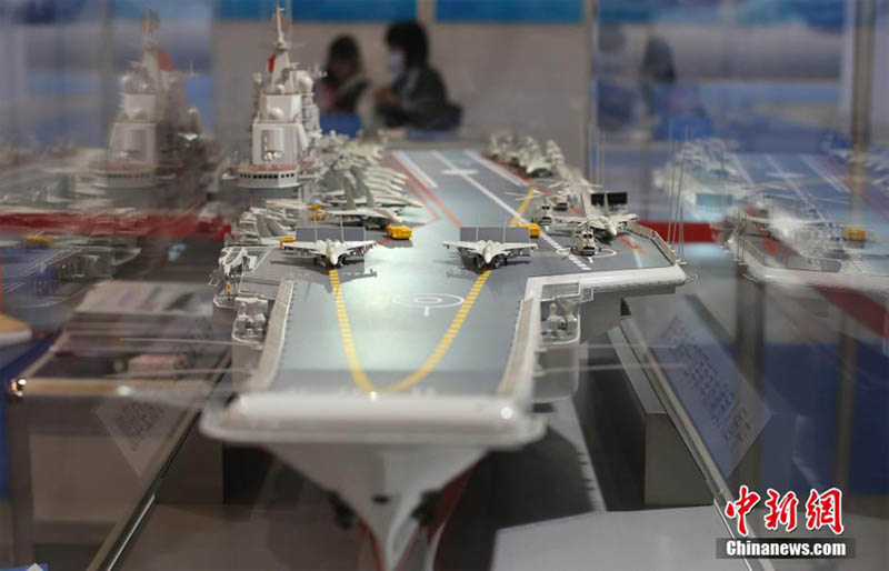 Модель авианосца Ляонин появилась в Нанкине