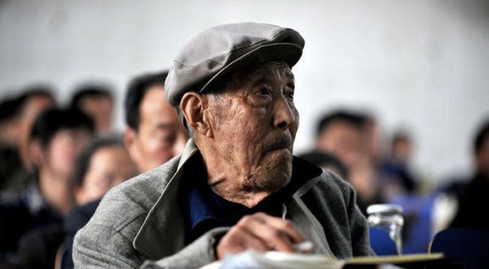 Век живи, век учись: 92-летний дед поступил в вуз