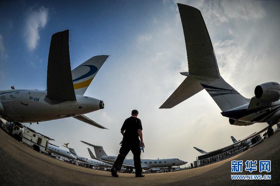В Шанхае открылась выставка служебных самолетов-2014 (9)