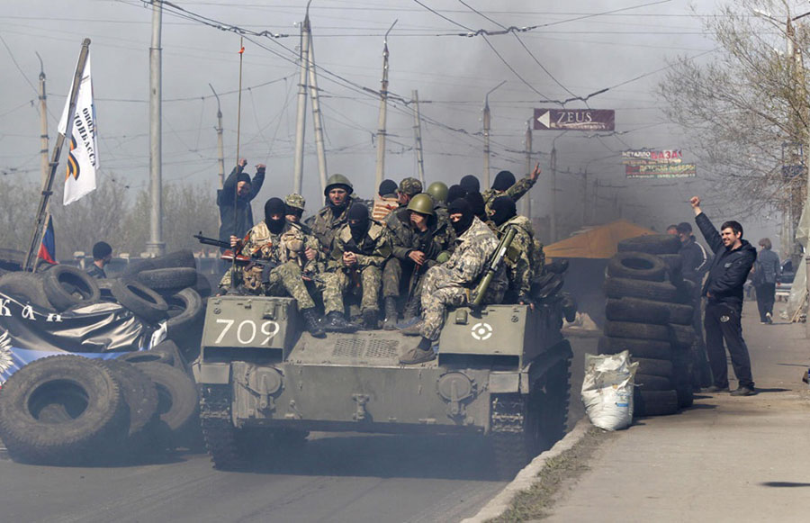 6 единиц украинской бронетехники захвачены на востоке Украины - министерство обороны (3)