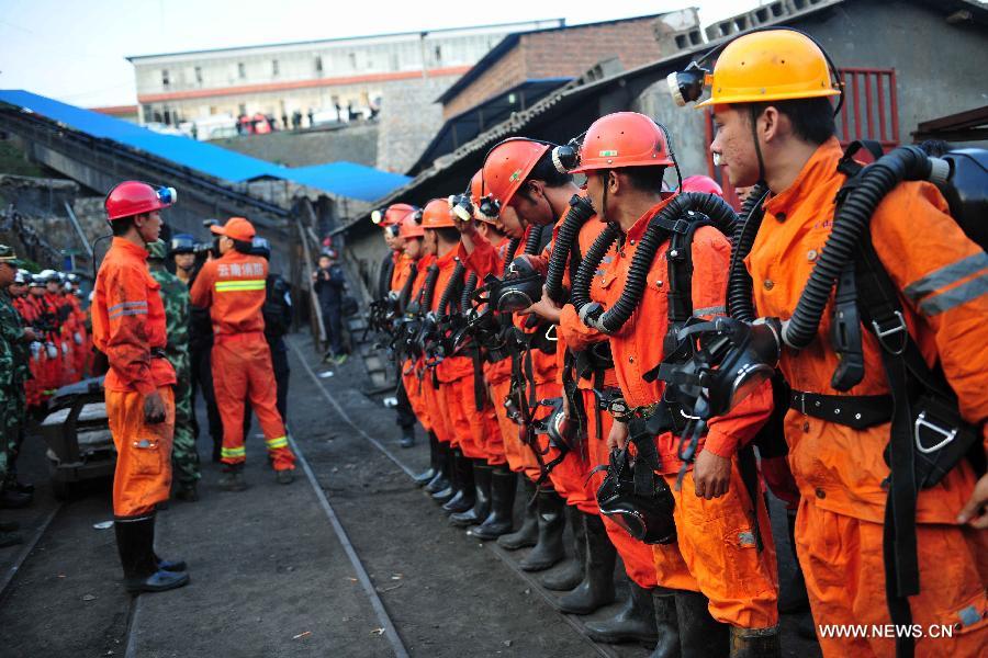 14 человек погибли в результате взрыва газа на угольной шахте в провинции Юньнань (3)