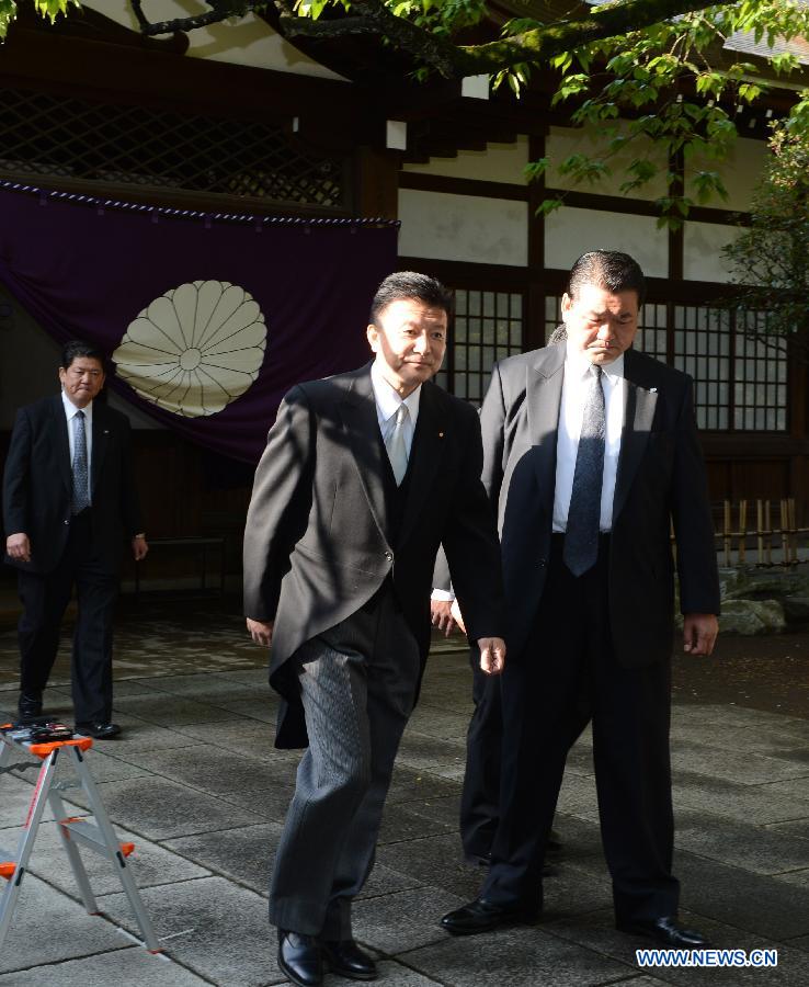 Свыше 140 чиновников Японии посетили храм Ясукуни (3)